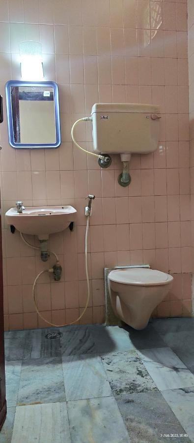 Sarovara Deluxe Rooms Chennai Exterior photo