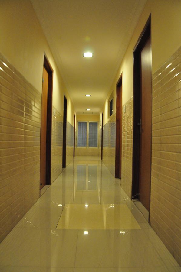 Sarovara Deluxe Rooms Chennai Exterior photo